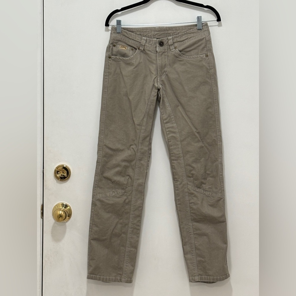 Kuhl Women’s Cargo Pants. Size S/M